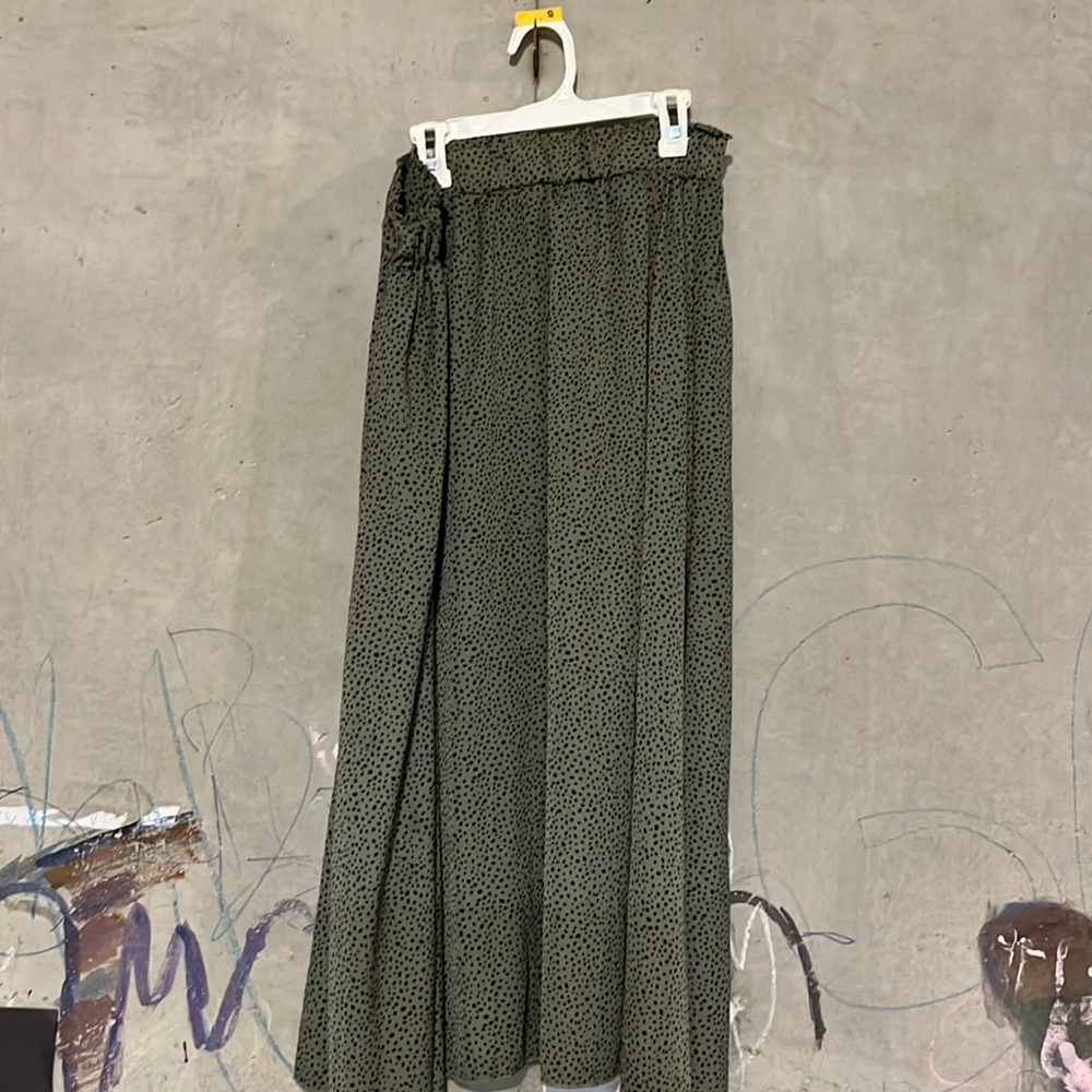 Great condition dark green with black polkadots skirt